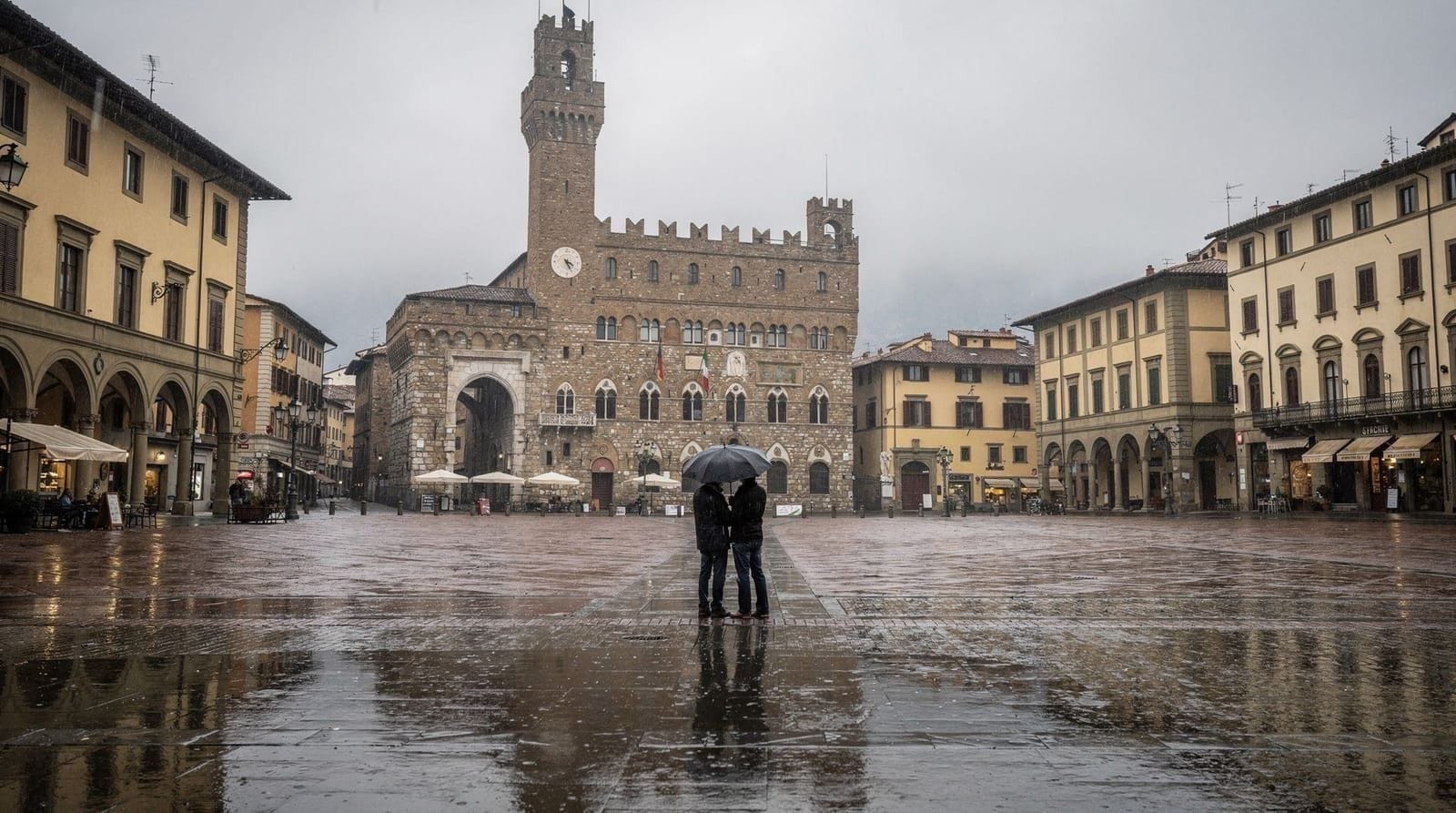 Florenz im Regen: die besten Indoor- und überdachten Erlebnisse — Florenz im Regen – weniger bekannte Museen, überdachte Märkte, gemütliche Kaffee