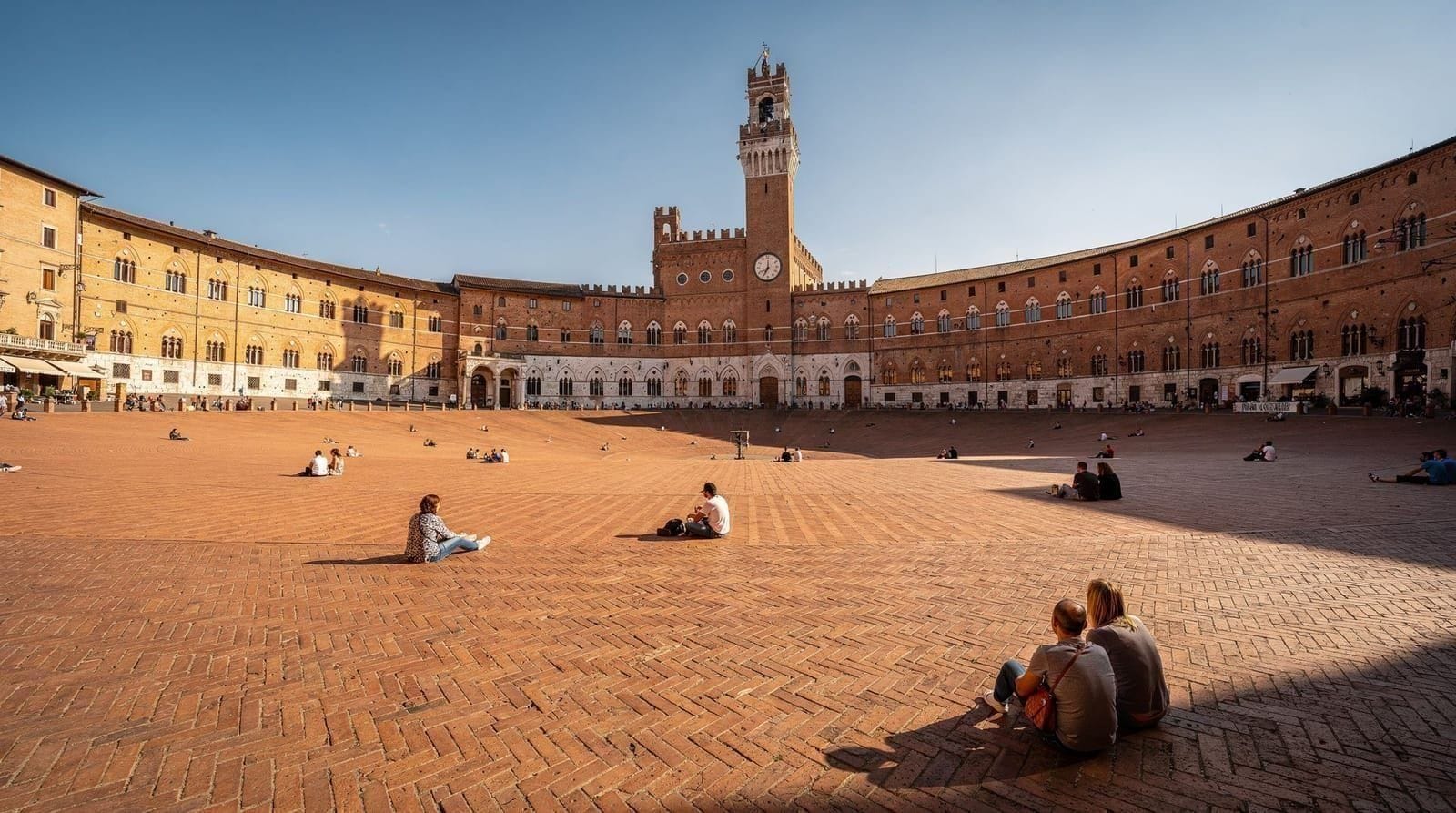 Siena in einem Tag ab Florenz: wie man es richtig macht — Sienas mittelalterliche Stadt im besten Tagesausflug ab Florenz – richtiges Verk