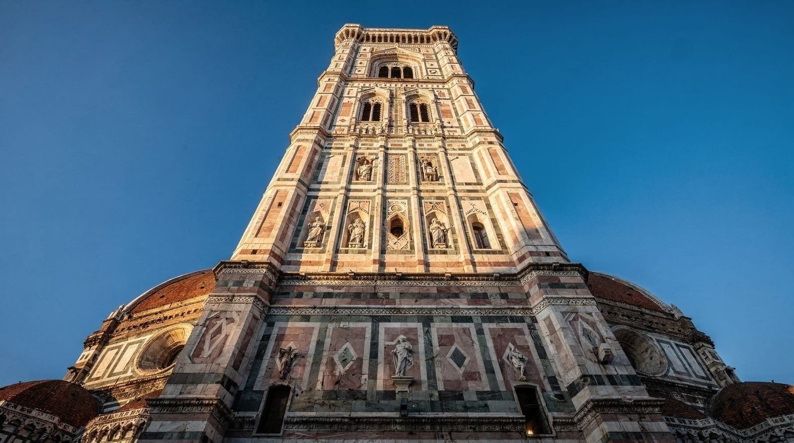 Giottos Campanile Florenz: vollständiger Besteigungsguide — Giottos Campanile besteigen: 414 Stufen, Zwischenterrassen, einzigartiger Blick 