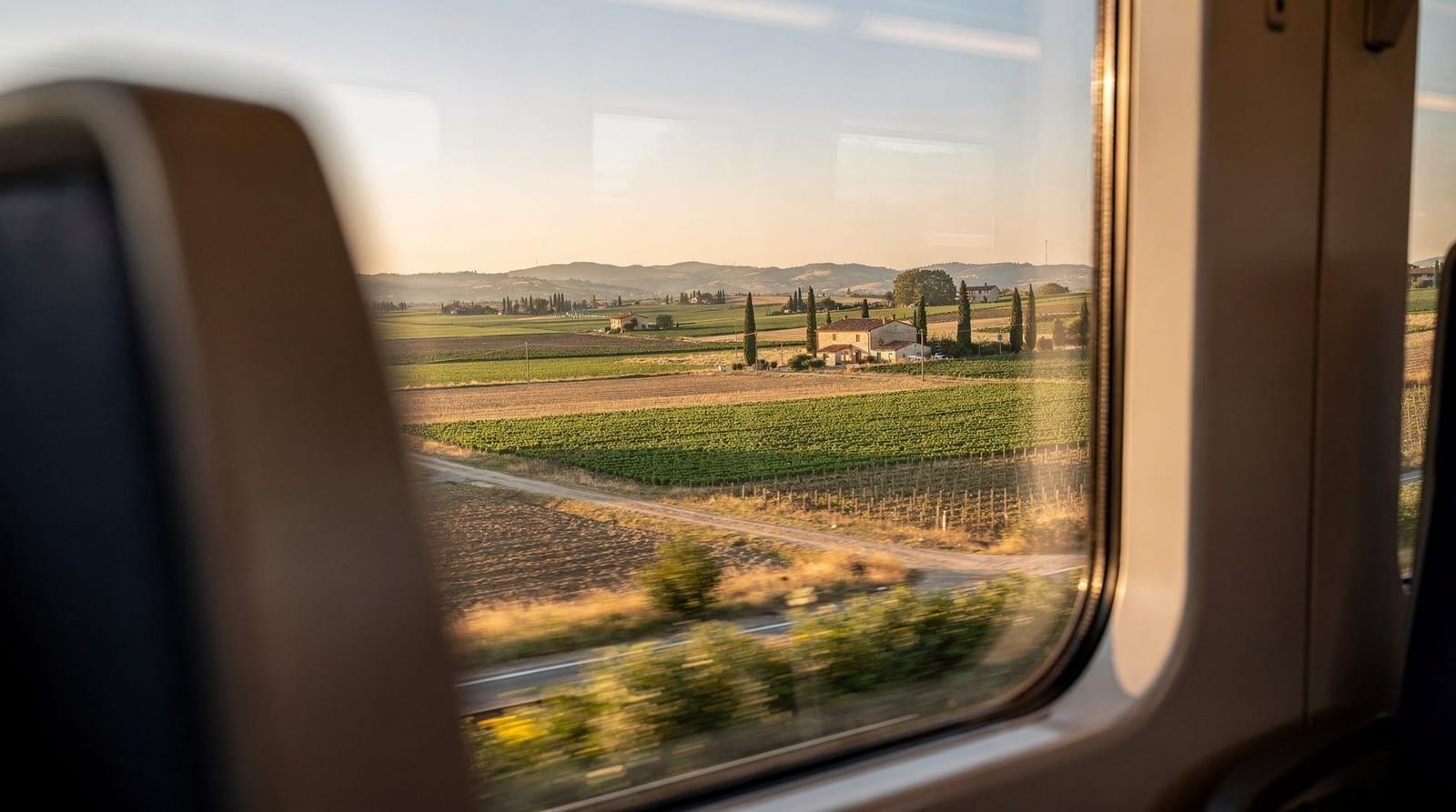 Vom Pisa-Flughafen nach Florenz — alle Transportoptionen — Von Pisa Galileo Galilei (PSA) nach Florenz per Zug (1–1,5 Std., 9–15 €), Terrav