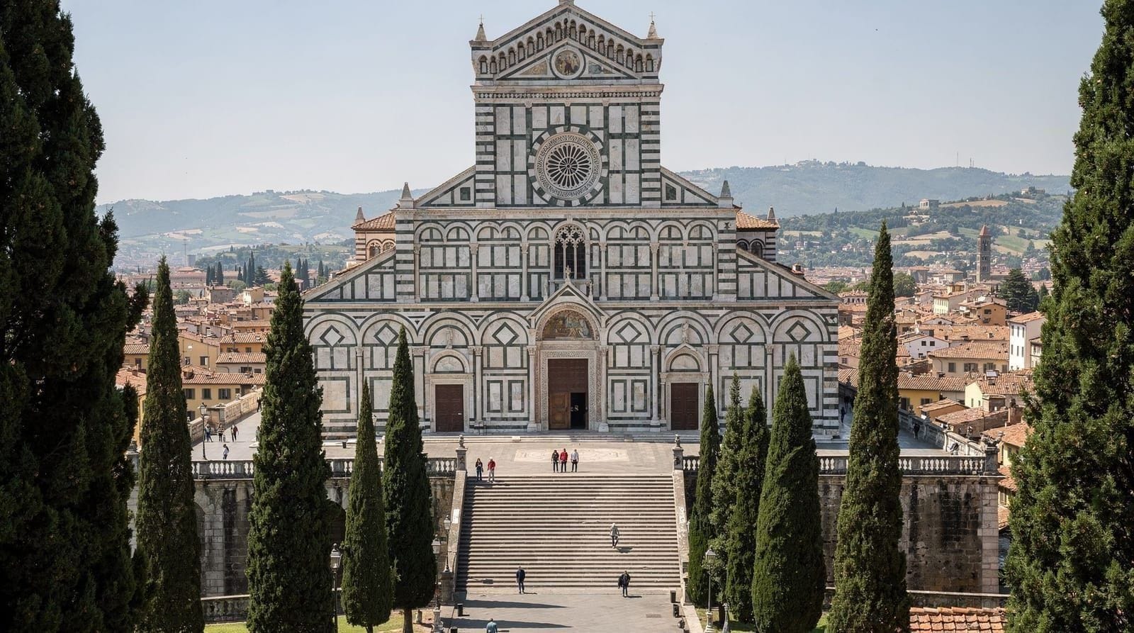 San Miniato al Monte Florenz: vollständiger Reiseführer — San Miniato al Monte: Florenz' schönste romanische Kirche. Freier Eintritt, auße