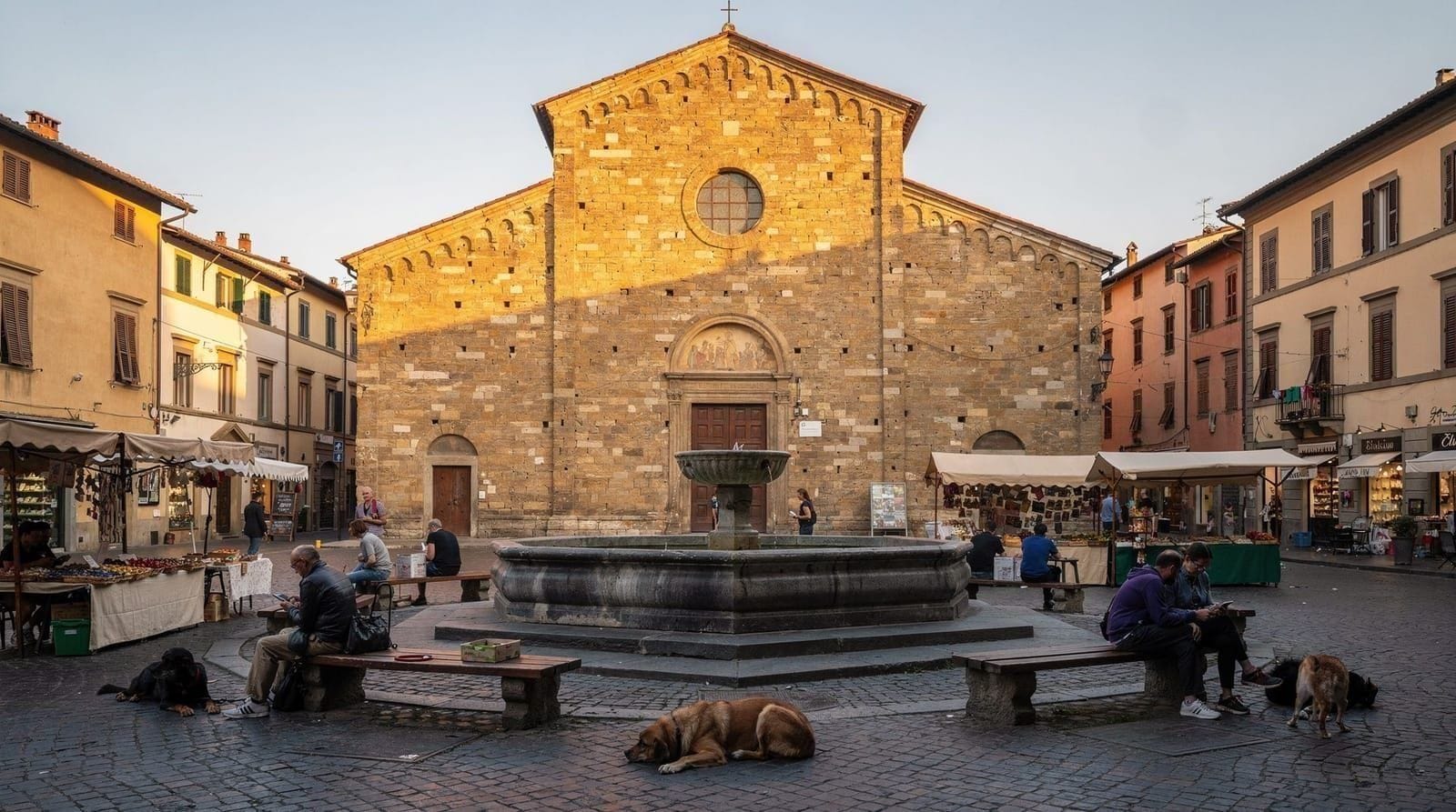 Santo-Spirito-Leitfaden: Florenz' lebenswerteste Piazza — Piazza Santo Spirito: Brunelleschis Kirche, Morgenmarkt, beste Aperitivo-Bars un