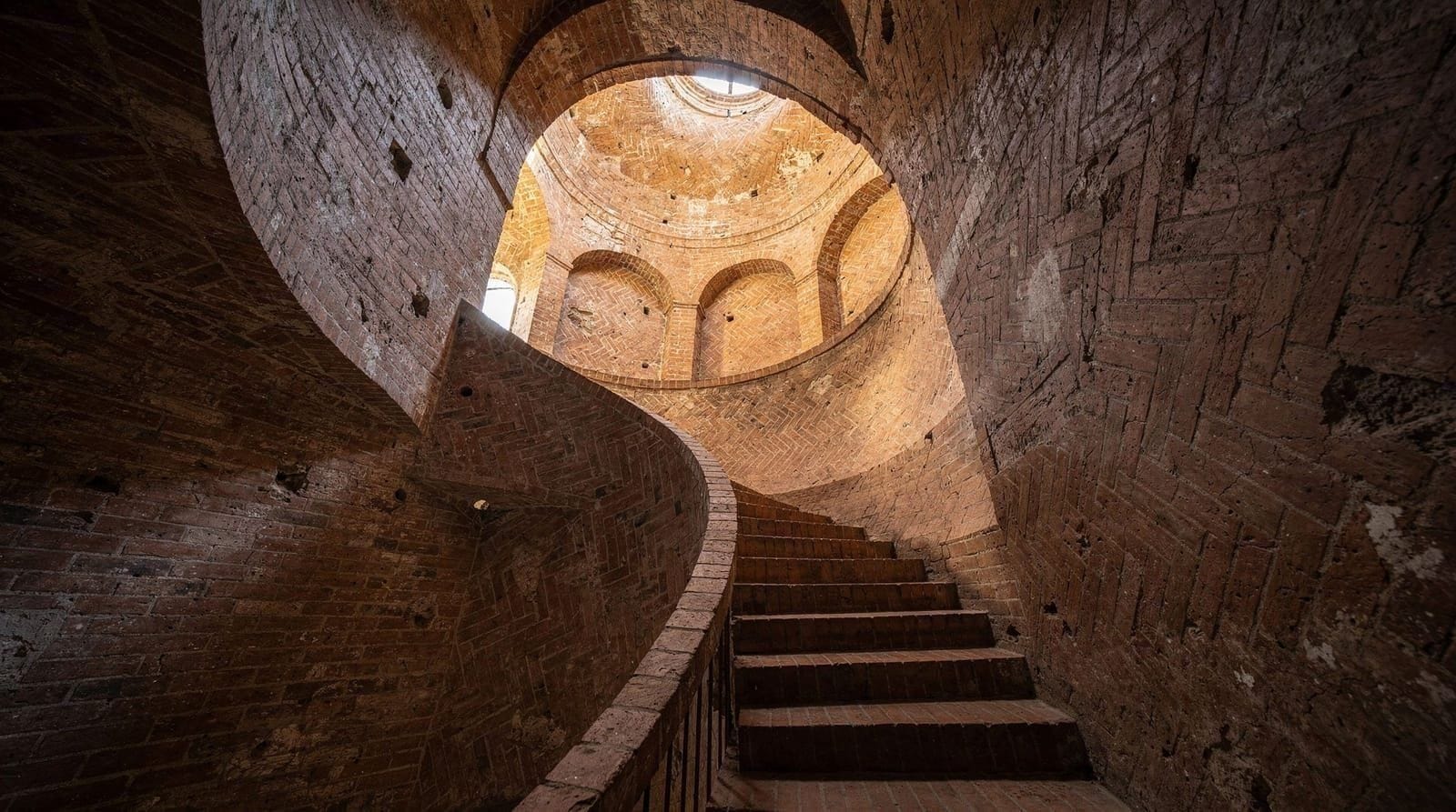 Brunelleschi's Dome climb: is it worth the 463 steps? — Honest review of the Dome climb ticket: the ascent, panoramic views, physical de